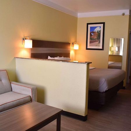Quality Inn & Suites Gallup I-40 Exit 20 Esterno foto