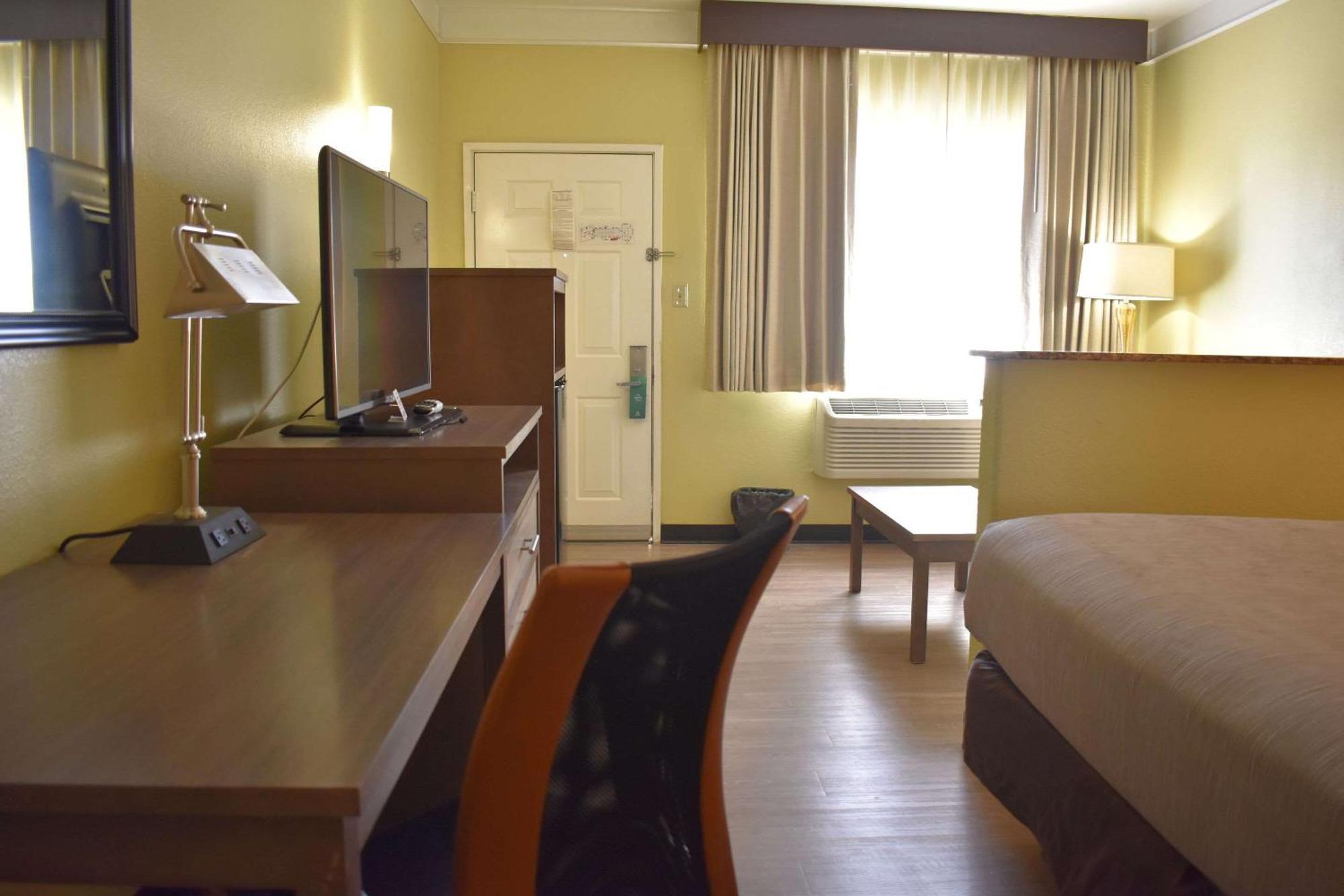 Quality Inn & Suites Gallup I-40 Exit 20 Esterno foto