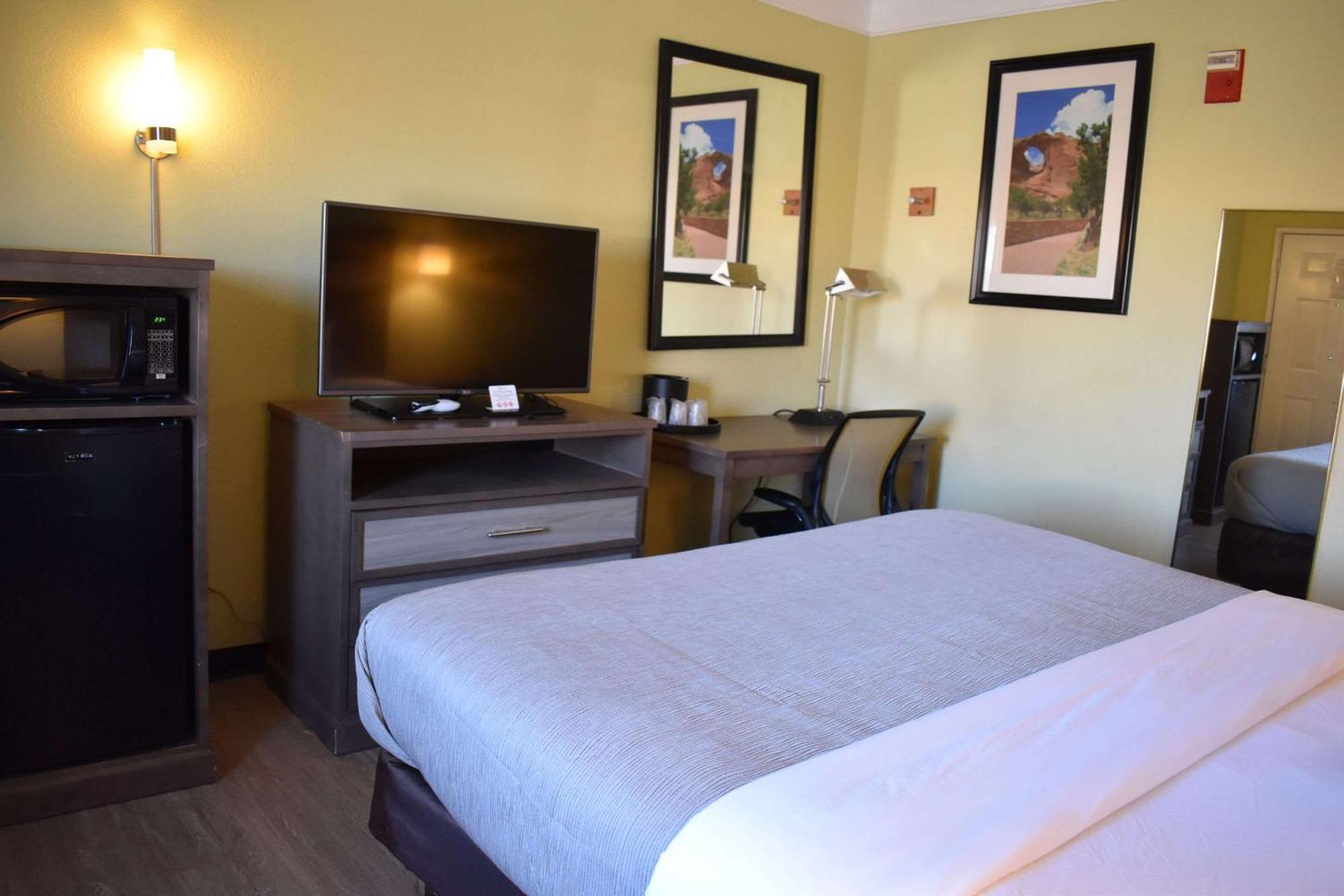 Quality Inn & Suites Gallup I-40 Exit 20 Esterno foto
